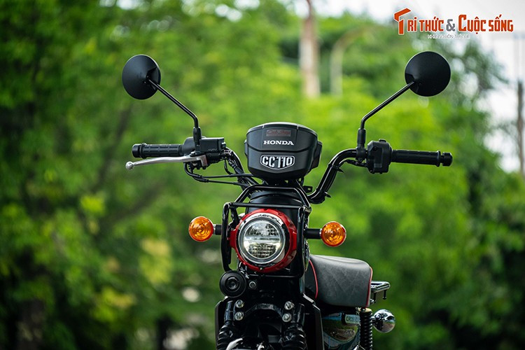 Đây không phải là lần đầu tiên hãng đưa ra bản Kumamon cho CC 110, tuy nhiên phiên bản CC 110 Kumamon 2025 này được đánh giá là "giống" Kumamon hơn cả bởi sử dụng tông màu đen và các chi tiết màu đỏ.