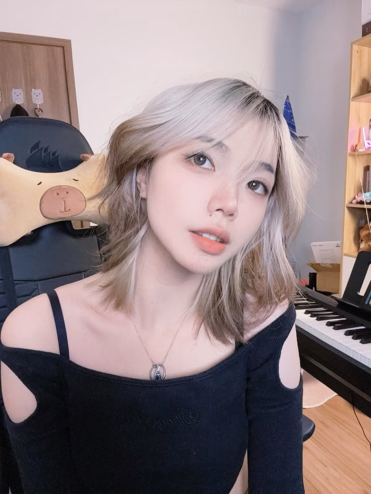 Nhan sắc thăng hạng có thể là thước đo cho việc chăm sóc bản thân, định hình phong cách và nuôi dưỡng vẻ đẹp từ sâu bên trong là điều vô cùng quan trọng để mỗi người có thể tự tin tỏa sáng theo cách riêng của mình.