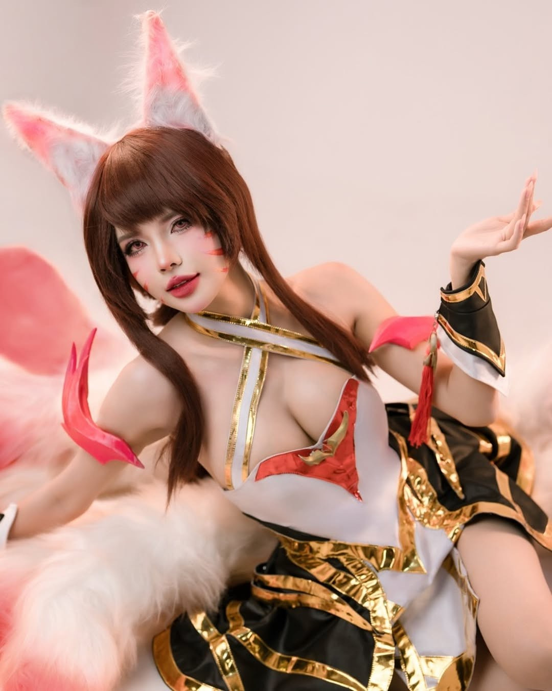 Bộ ảnh ngay sau khi đăng tải đã nhận về "cơn mưa" lời khen từ người hâm mộ. Đa số đều bày tỏ sự ngạc nhiên và thán phục trước vóc dáng nóng bỏng cùng sự đầu tư nghiêm túc của Mai Dora cho lần hóa thân này.