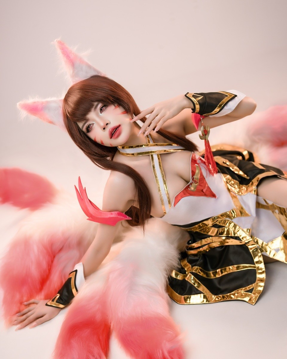 Vốn quen thuộc với khán giả qua các giải đấu eSports hay những buổi livestream, lần "biến hình" này của Mai Dora thực sự là một cú "lột xác" ấn tượng. Cô đã từ bỏ hình ảnh thường ngày để hóa thân thành một trong những tạo hình huyền thoại và quyến rũ bậc nhất.