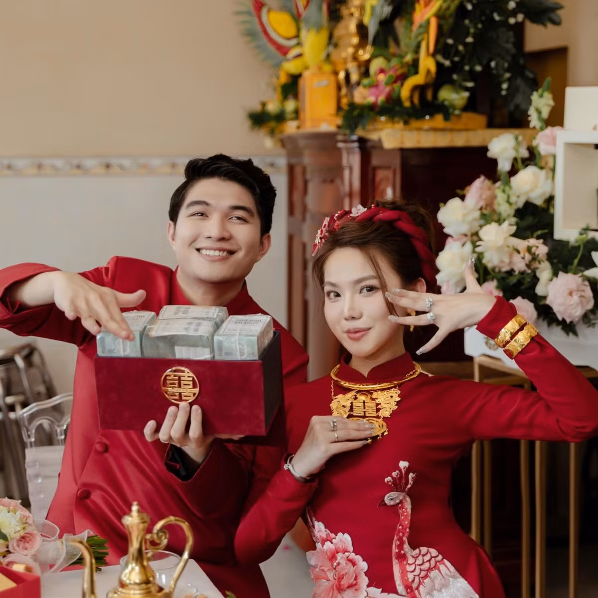 Hồi đầu năm 2024, đám cưới Huỳnh Giao và Huỳnh Phát cũng khiến dân mạng xuýt xoa vì độ xa hoa, hoành tráng. Riêng chi phí trang trí cho tiệc cưới này đã hơn 1 tỷ đồng.