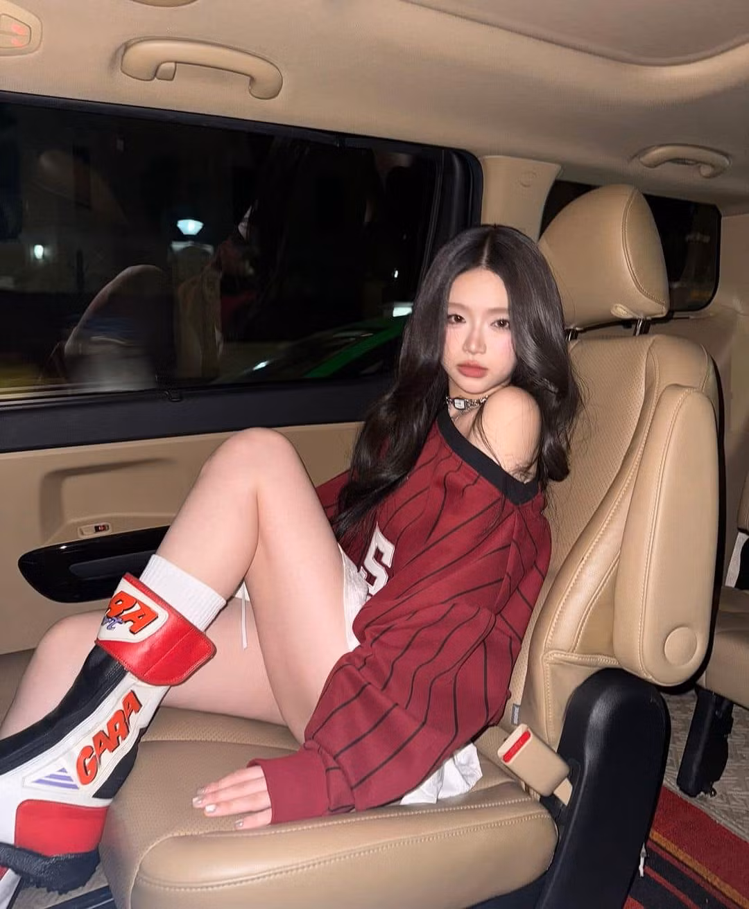 Cho đến nay, Linh Ka cũng thận trọng hơn trong việc lựa chọn nội dung chia sẻ trên mạng xã hội, hạn chế nhất những chủ đề gây tranh cãi, rủi ro cho bản thân.