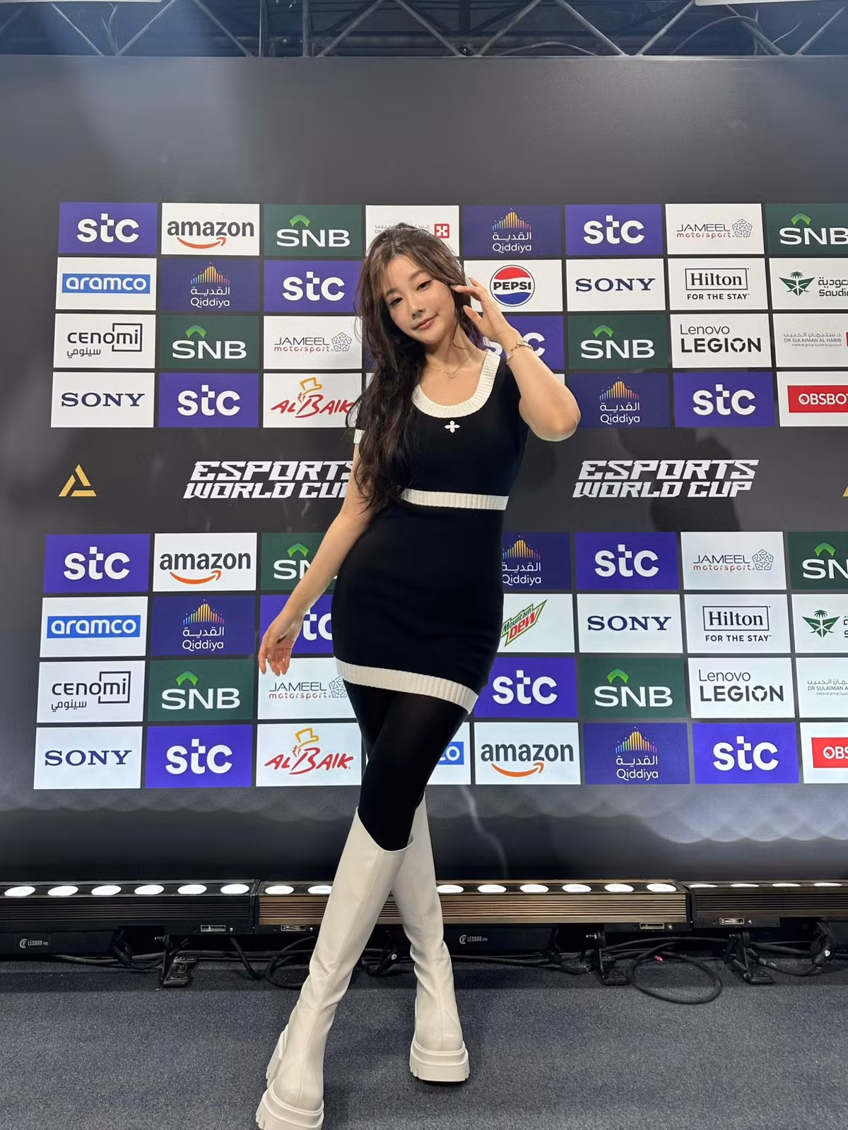 Tuy nhiên, bên dưới bài đăng của nữ MC, lại có không ít ý kiến trái chiều.