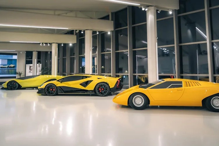 Nếu concept này chính là siêu xe Lamborghini trong tương lai sẽ khiến các khách hàng trở nên phấn khích.Concept Lamborghini Manifesto hoàn toàn mới được phát triển với phong cách táo bạo, giống với những chiếc xe đồ chơi của Hot Wheels hơn là siêu xe thực tế có thể lăn bánh trên đường.