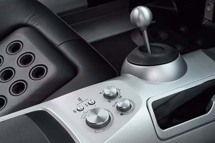 Điểm khác biệt nữa của Heritage Edition No. 3 chính là nguồn gốc của nó. Chiếc GT này thuộc sở hữu và được Ford Motor Company sử dụng độc quyền trong suốt vòng đời. Nó đóng vai trò là một chiếc xe tiếp thị và truyền thông, xuất hiện trong các tài liệu quảng cáo và sự kiện. iệc sử dụng như vậy mang lại cho chiếc xe một dấu ấn lịch sử độc đáo.