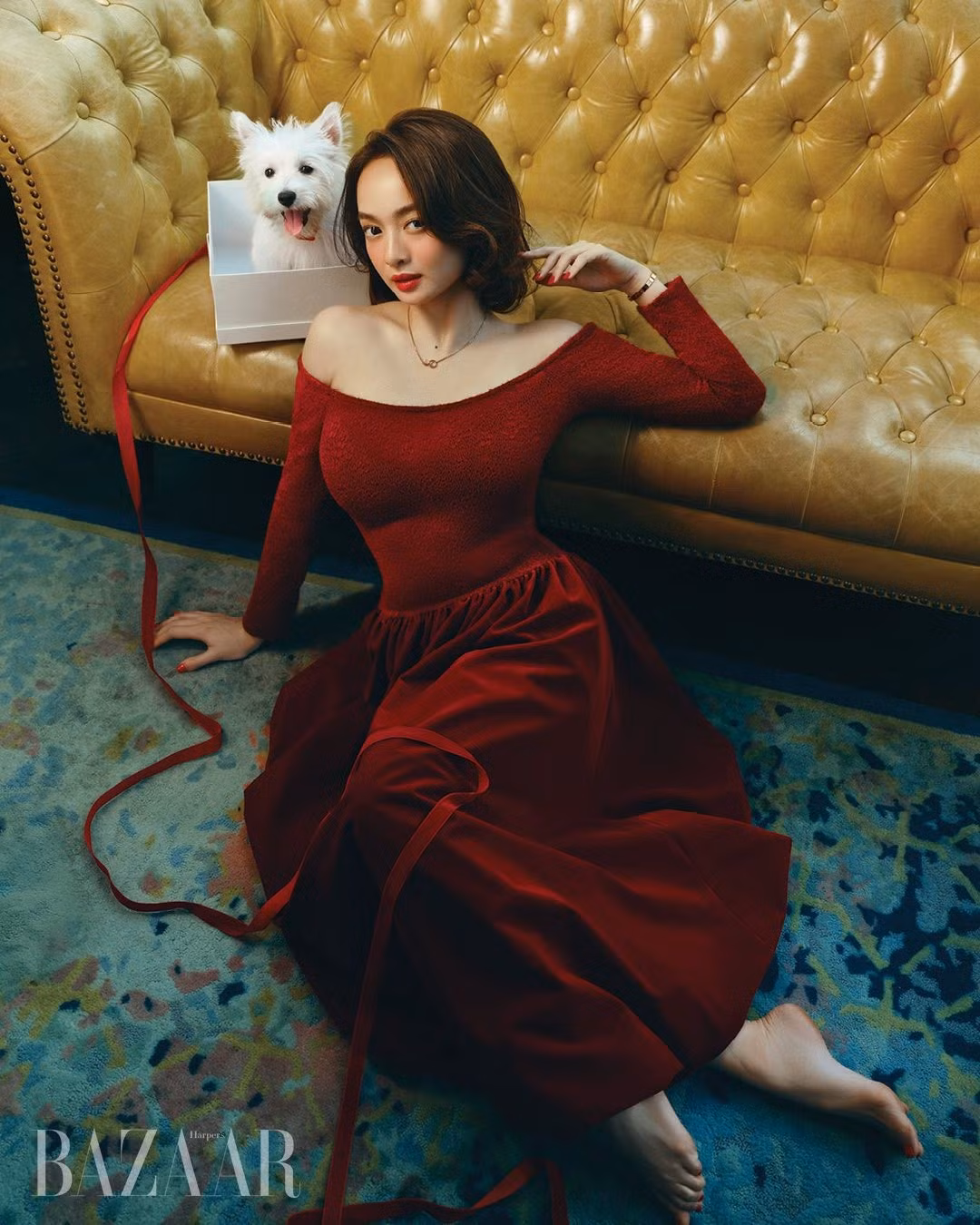 Kaity Nguyễn không chạy theo xu hướng hay những bộ cánh phô trương, thay vào đó là sự lựa chọn vừa vặn với hình ảnh một nữ diễn viên điện ảnh đang ở giai đoạn chín muồi.