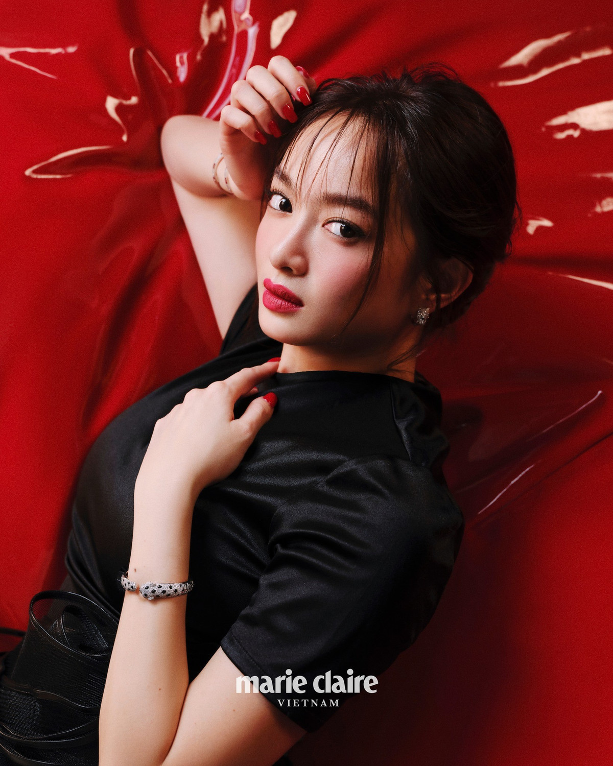 Gần 10 năm trôi qua, Kaity Nguyễn của hiện tại đã cho thấy một diện mạo hoàn toàn khác. Xuất hiện trên trang cá nhân mới đây, nữ diễn viên gây chú ý với hình ảnh quyến rũ.