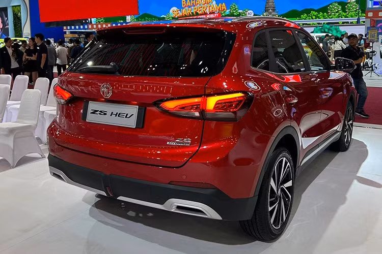 Trong thời gian qua, ZS đã trở thành cái tên biểu tượng và cũng là mẫu xe thành công nhất của MG kể từ khi thương hiệu này tái xuất tại thị trường Philippines vào năm 2018 nhờ ra mắt đúng thời điểm phân khúc crossover bùng nổ.