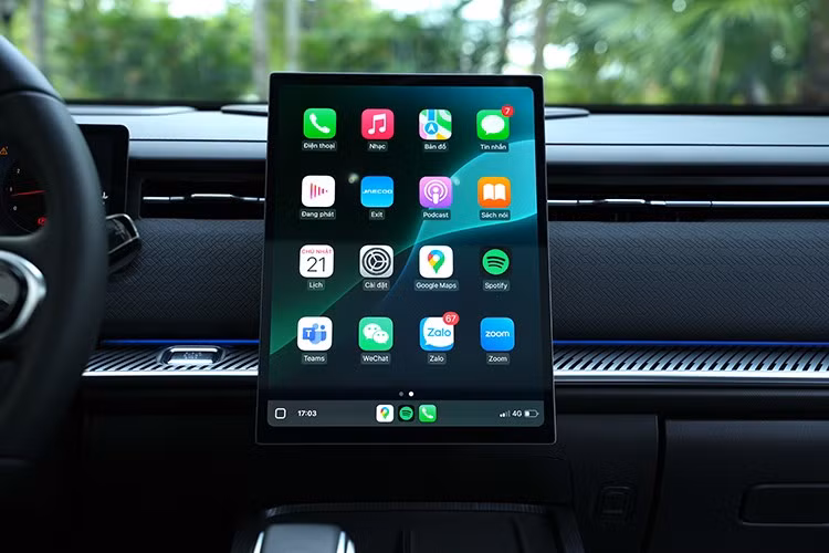 Tính năng an toàn của Jaecoo J7 AWD Individual cũng rất đầy đủ với 7 túi khí, hệ thống camera 540 độ với tính năng giả lập quan sát gầm xe và cảnh báo tài xế mất tập trung. Các tính năng an toàn chủ động ADAS đương nhiên cũng được trang bị cho mẫu xe này.