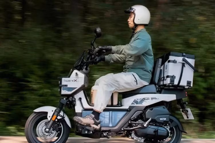Với phong cách mạnh mẽ, thiết kế phá cách và nhiều tính năng nổi bật, mẫu xe tay ga Honda Square X125 sản xuất Trung Quốc này được xem là lựa chọn lý tưởng cho những ai tìm kiếm một chiếc xe tay ga độc đáo.