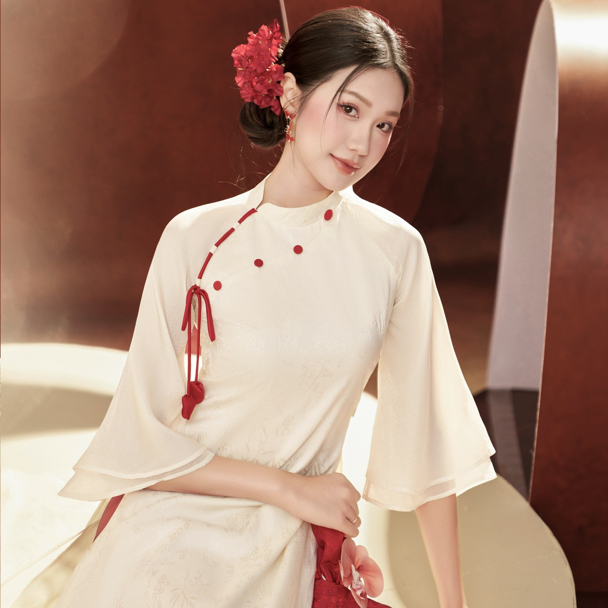 View - Mặc áo dài đẹp như Doãn Hải My, sắc vóc 'bất bại' | Báo Tri thức và Cuộc sống - TIN TỨC PHỔ BIẾN KIẾN THỨC 24H