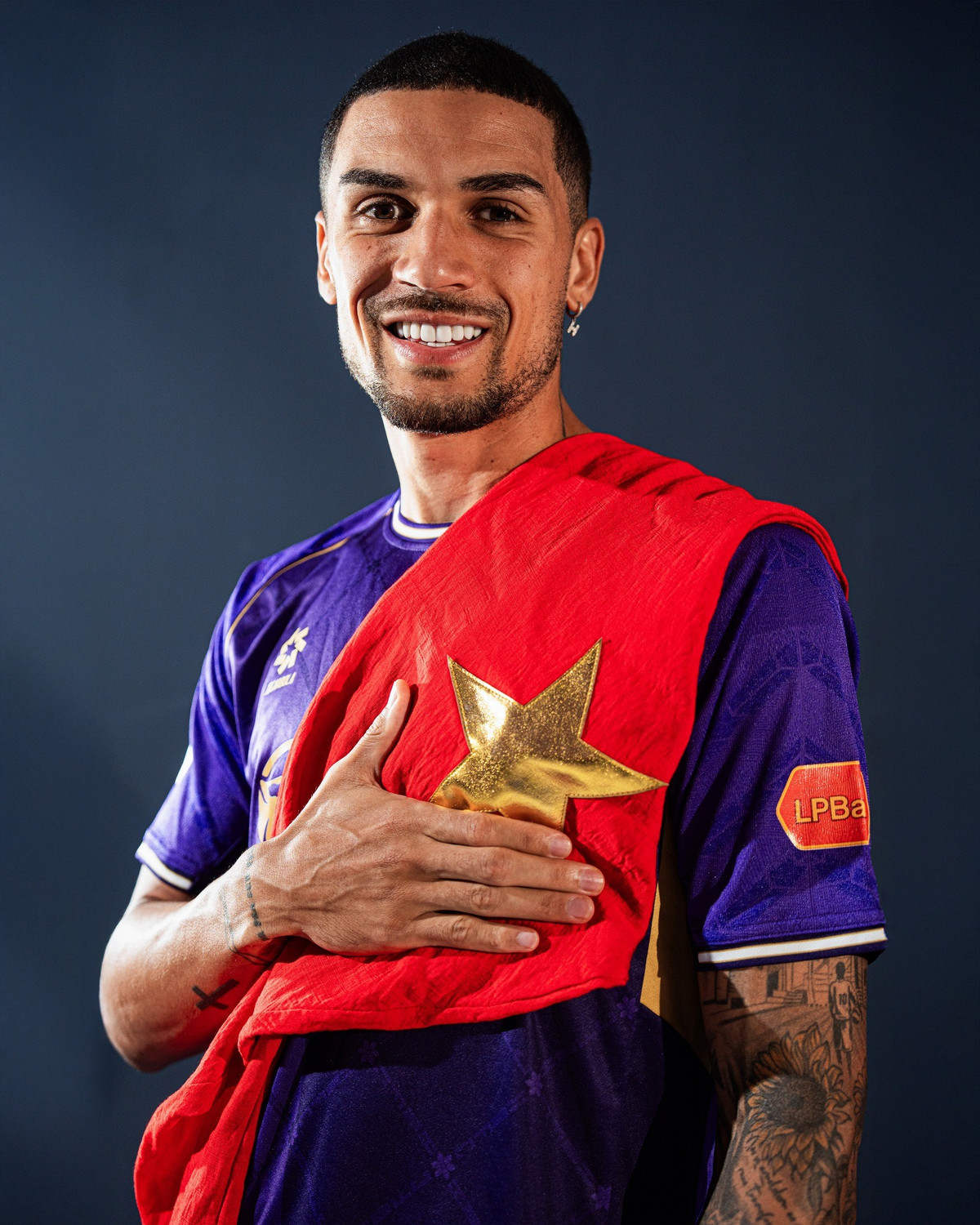 Đầu năm 2025, Hendrio gia nhập Hà Nội FC , mang theo kỳ vọng giúp đội bóng Thủ đô gia tăng sức mạnh ở đấu trường trong nước và châu lục.