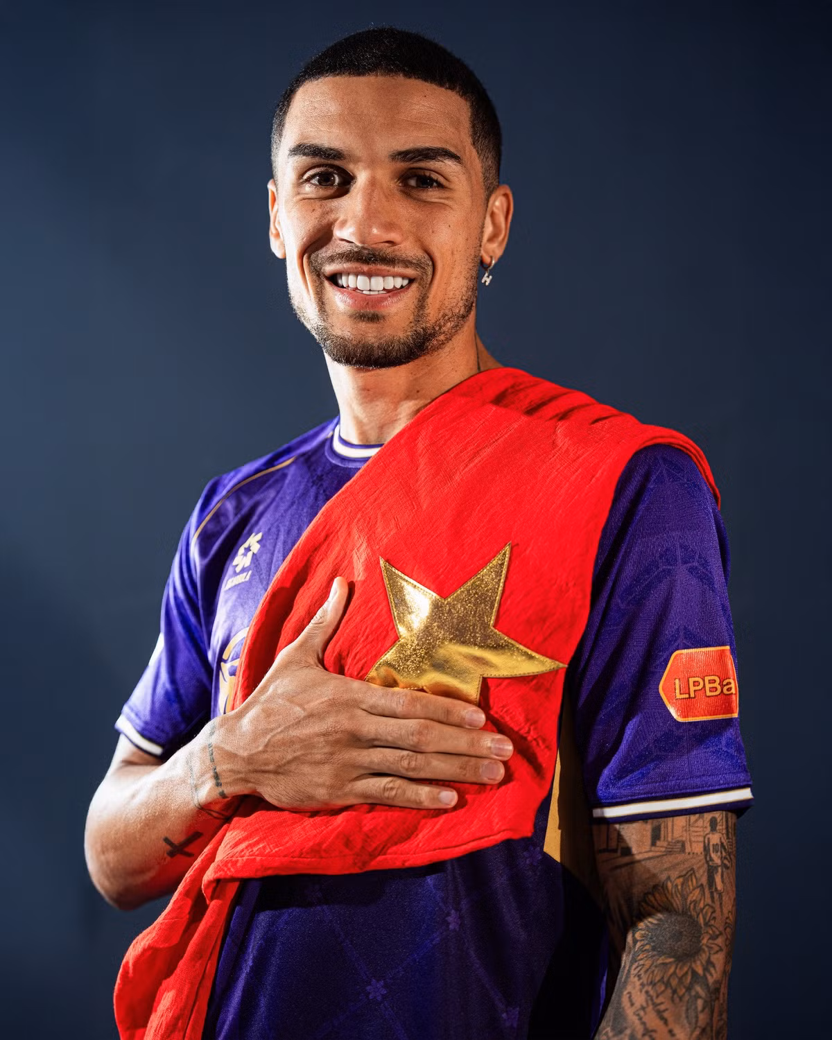 Đầu năm 2025, Hendrio gia nhập Hà Nội FC , mang theo kỳ vọng giúp đội bóng Thủ đô gia tăng sức mạnh ở đấu trường trong nước và châu lục.