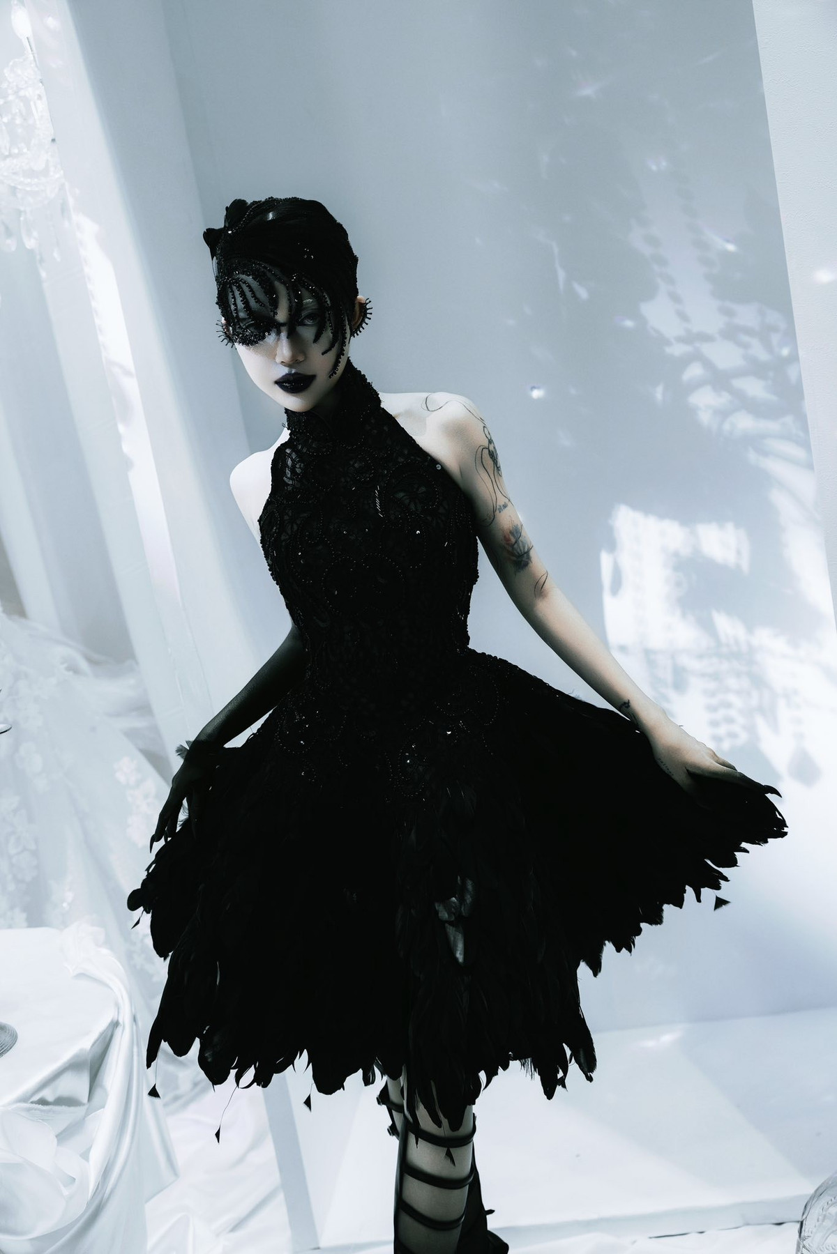 Với những bước đi táo bạo và thành công rực rỡ này, có thể thấy Linh Ngọc Đàm đang trên đà phát triển sự nghiệp theo một hướng đi đầy hứa hẹn. Cô không còn là một streamer đơn thuần mà đã trở thành một người sáng tạo nội dung có tư duy nghệ thuật thực sự. Ảnh sử dụng trong bài: Facebook nhân vật.