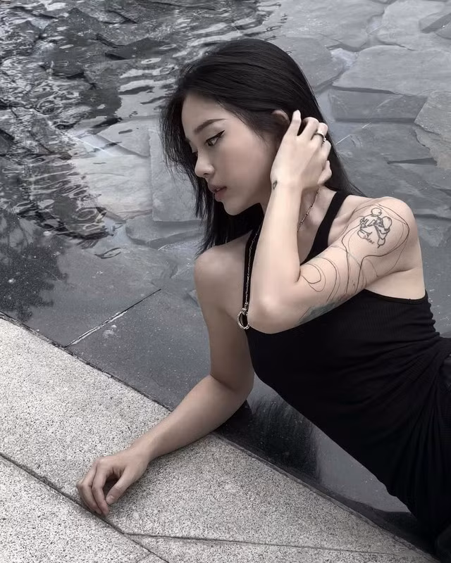 Theo nhận xét của nhiều người, đây không chỉ là một sản phẩm giải trí đơn thuần, mà còn là lời tuyên bố mạnh mẽ về sự trưởng thành và khao khát thể hiện bản thân của Linh Ngọc Đàm.