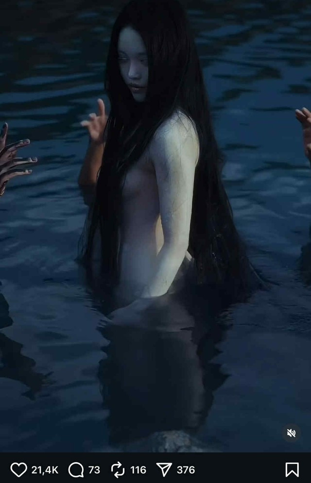 Tất nhiên, hot streamer đã tính toán đến các phương án bảo hộ kỹ lưỡng trước khi thực hiện. Một số người dành lời khen ngợi cho sự dũng cảm và đột phá của cô, trong khi số khác lại cho rằng tạo hình này quá mạo hiểm.