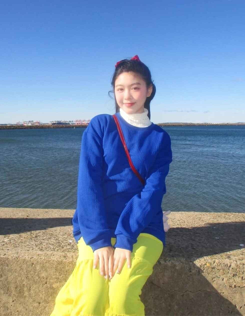 Ngoài kiến thức chuyên ngành, Lọ Lem còn tập trung phát triển năng khiếu mỹ thuật. Nhiều ngày, cô dành hàng chục giờ trong phòng riêng chỉ để vẽ. Từ một người chỉ biết kỹ thuật hội họa đơn giản, cô có thể vẽ các bức có độ chi tiết cao theo trường phái hiện thực.