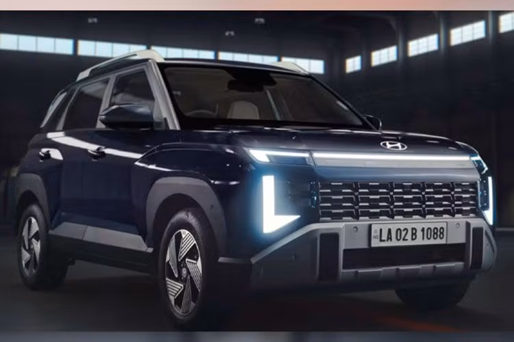 Về động cơ, Hyundai Venue 2026 mới vẫn giữ nguyên các tùy chọn cũ. Đầu tiên là động cơ xăng tăng áp 1.0L với công suất tối đa 120 mã lực. Thứ hai là động cơ xăng hút khí tự nhiên, dung tích 1.2L, cho công suất tối đa 83 mã lực.