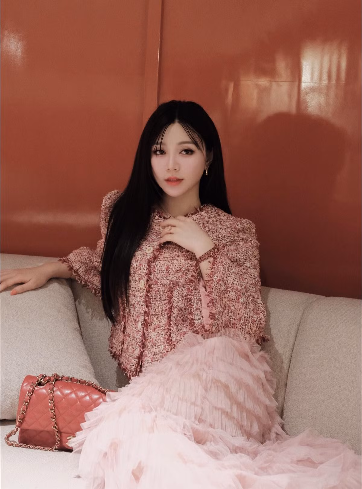 Nữ diễn viên xinh đẹp ghi dấu với hàng loạt vai diễn trong các bộ phim truyền hình VTV như Nàng dâu order, Đừng bắt em phải quên, Hãy nói lời yêu, Gara hạnh phúc, Đi qua mùa hạ…