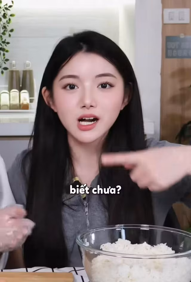 Bên cạnh đó, Quỳnh Trương cũng lên tiếng giải thích lý do không có cảnh nuốt trong các video mukbang của mình.