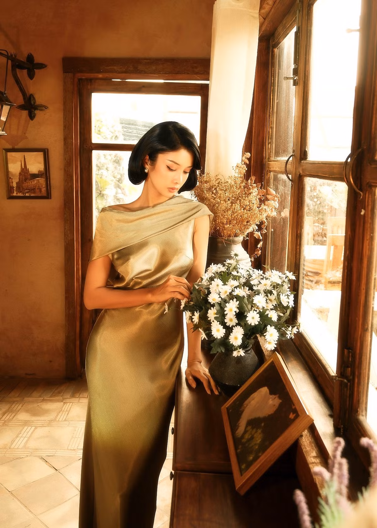 Khác với nhiều nghệ sĩ trẻ, Trình Mỹ Duyên chọn lối sống kín tiếng, không ồn ào đời tư. Cô tập trung vào công việc, duy trì thói quen tập luyện để giữ sức khỏe và vóc dáng.