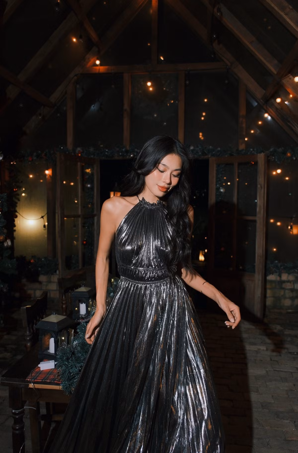 Không chỉ gây ấn tượng với phong cách thời trang, Thảo Nhi Lê còn là một biểu tượng của thế hệ phụ nữ hiện đại: tự tin, độc lập và không ngừng nỗ lực.