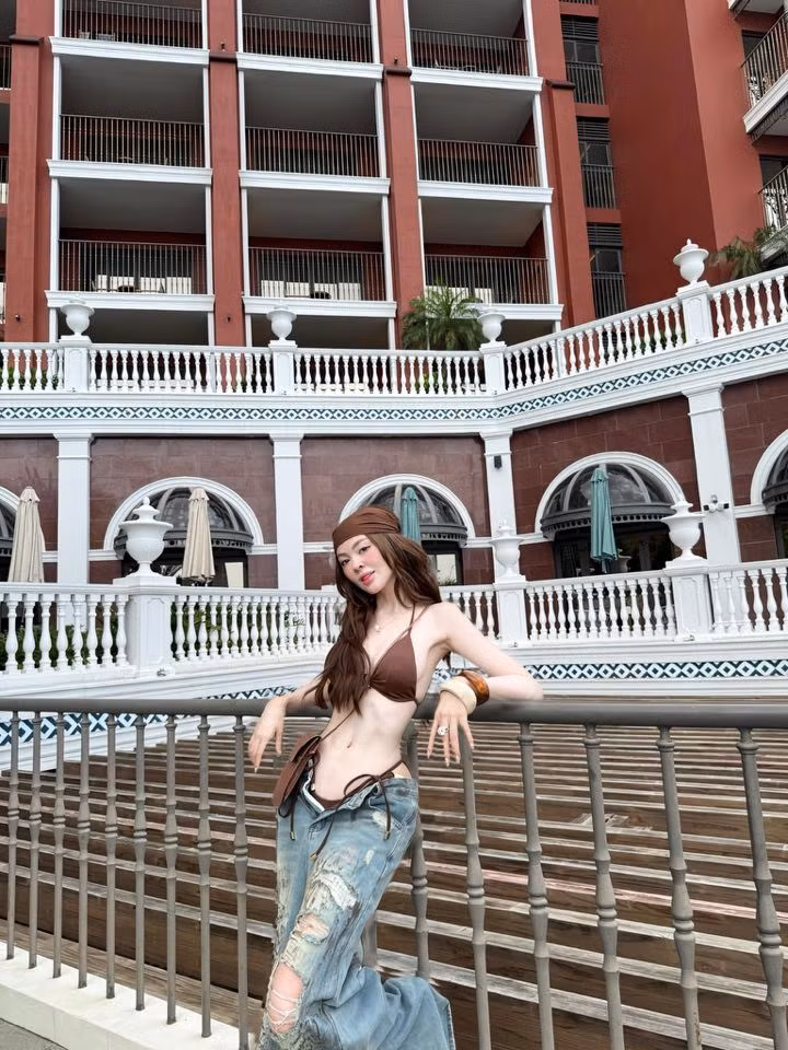 Việc Trang Nemo thường xuyên diện đồ ngắn, hở đã không còn xa lạ với những người theo dõi cô.