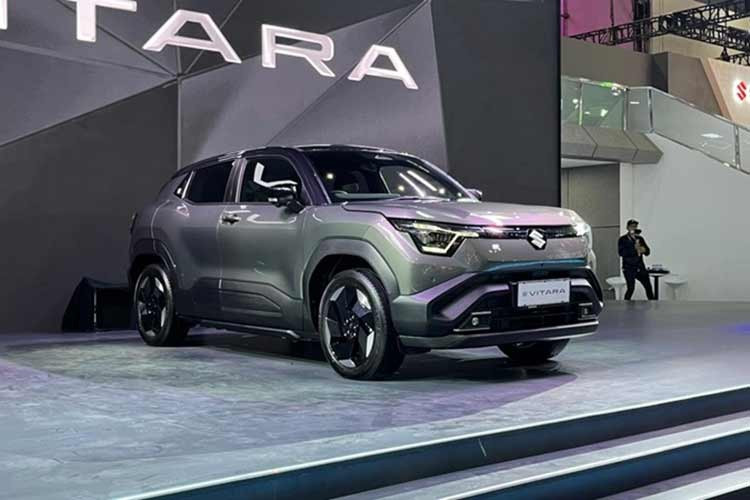 Vào hồi tháng 10/2025, trong khuôn khổ sự kiện ra mắt mẫu Suzuki Fronx tại TP. HCM, thương hiệu Nhật Bản cũng trưng bày mẫu xe thuần điện Suzuki eVitara tại Việt Nam nhưng không công bố cụ thể có cho ra mắt hay không?