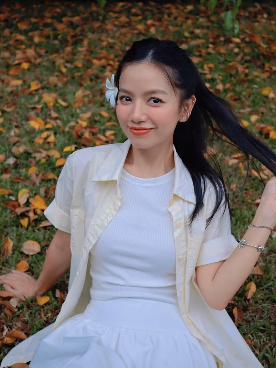 Không chỉ để lại ấn tượng nhờ diễn xuất mà trong phim, mỹ nhân sinh năm 1995 hoàn toàn để mặt mộc khiến netizen gây chú ý visual.