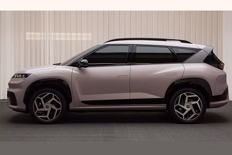 Elexio không chỉ là một thử nghiệm, mà là một bản thiết kế có khả năng mở rộng cho các mẫu xe điện Hyundai trong tương lai trên toàn cầu. Úc sẽ là một trong những thị trường xuất khẩu đầu tiên chào đón Elexio, dự kiến ​​ra mắt vào đầu năm 2026. Giá cả và thông số kỹ thuật chi tiết sẽ được công bố sau, nhưng ở Trung Quốc, xe có giá bán từ 444 triệu đến 555 triệu đồng.