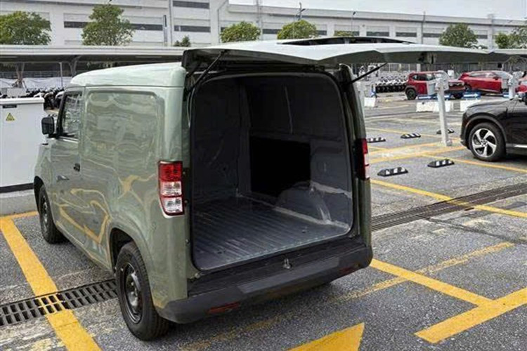 View - VinFast EC Van giá 285 triệu lộ diện tại nhà máy, sắp đến tay người dùng | Báo Tri thức và Cuộc sống - TIN TỨC PHỔ BIẾN KIẾN THỨC 24H