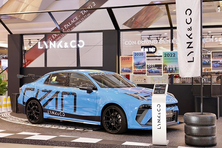 View - Chi tiết Lynk & Co 03 TCR - chiếc xe đua hơn 4,5 tỷ tại Việt Nam | Báo Tri thức và Cuộc sống - TIN TỨC PHỔ BIẾN KIẾN THỨC 24H