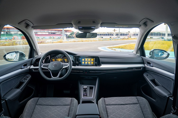 View - Cận cảnh Volkswagen Golf vừa ra mắt Việt Nam, từ 798 triệu đồng | Báo Tri thức và Cuộc sống - TIN TỨC PHỔ BIẾN KIẾN THỨC 24H
