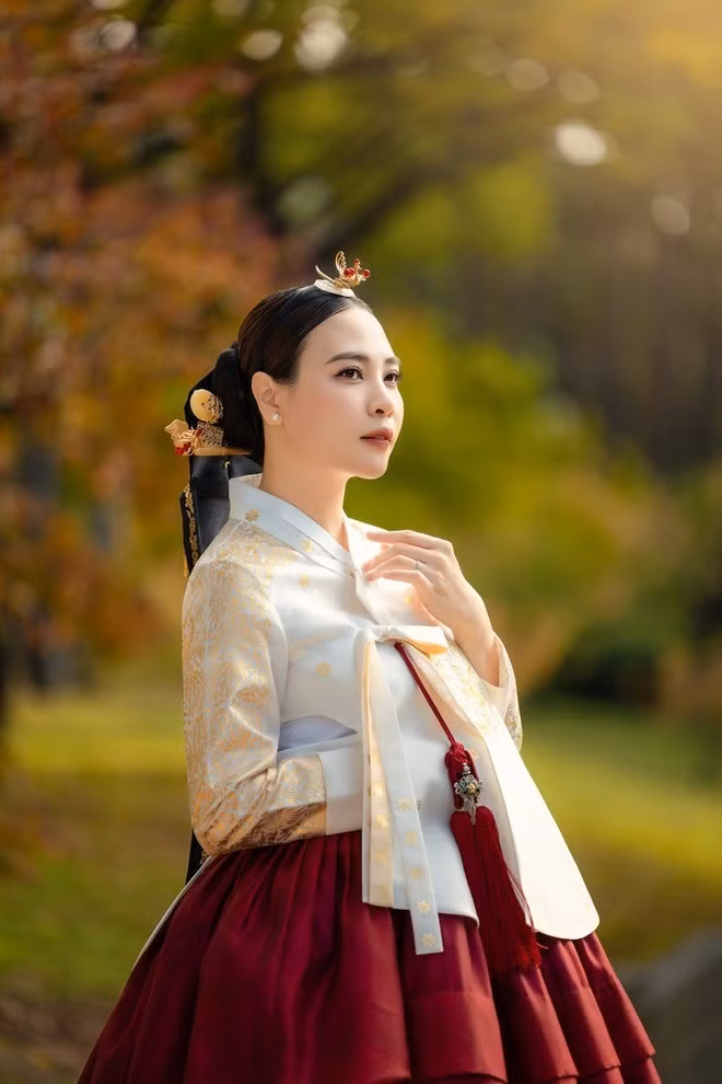 Ngay sau khi đăng tải, bộ ảnh nhanh chóng nhận về hàng nghìn lượt thích và bình luận khen ngợi.