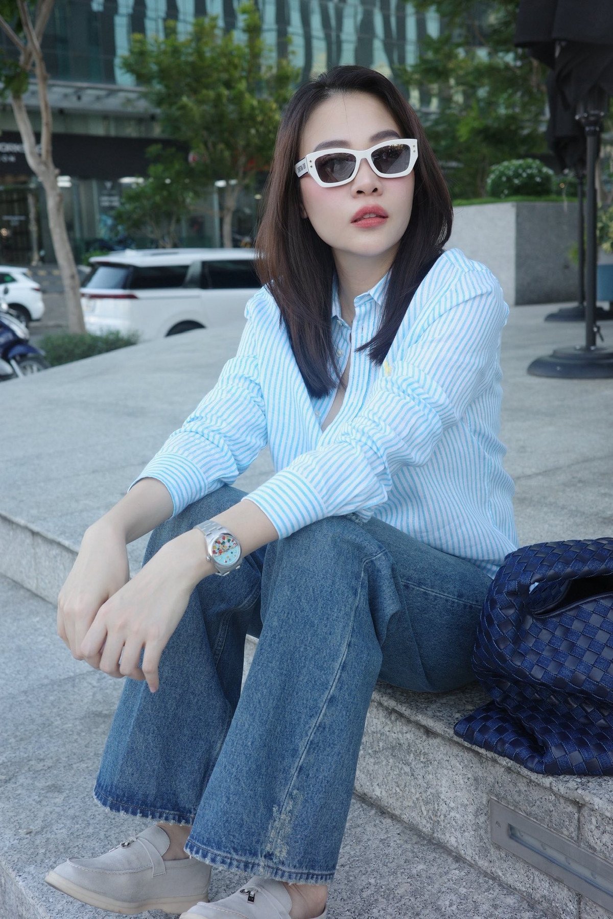 Năm 2008, Đàm Thu Trang giành giải Miss Teen được yêu thích nhất, 2 năm sau cô tiếp tục đăng quang Hoa khôi xứ Lạng và lọt Top 20 Hoa hậu Việt Nam 2010.