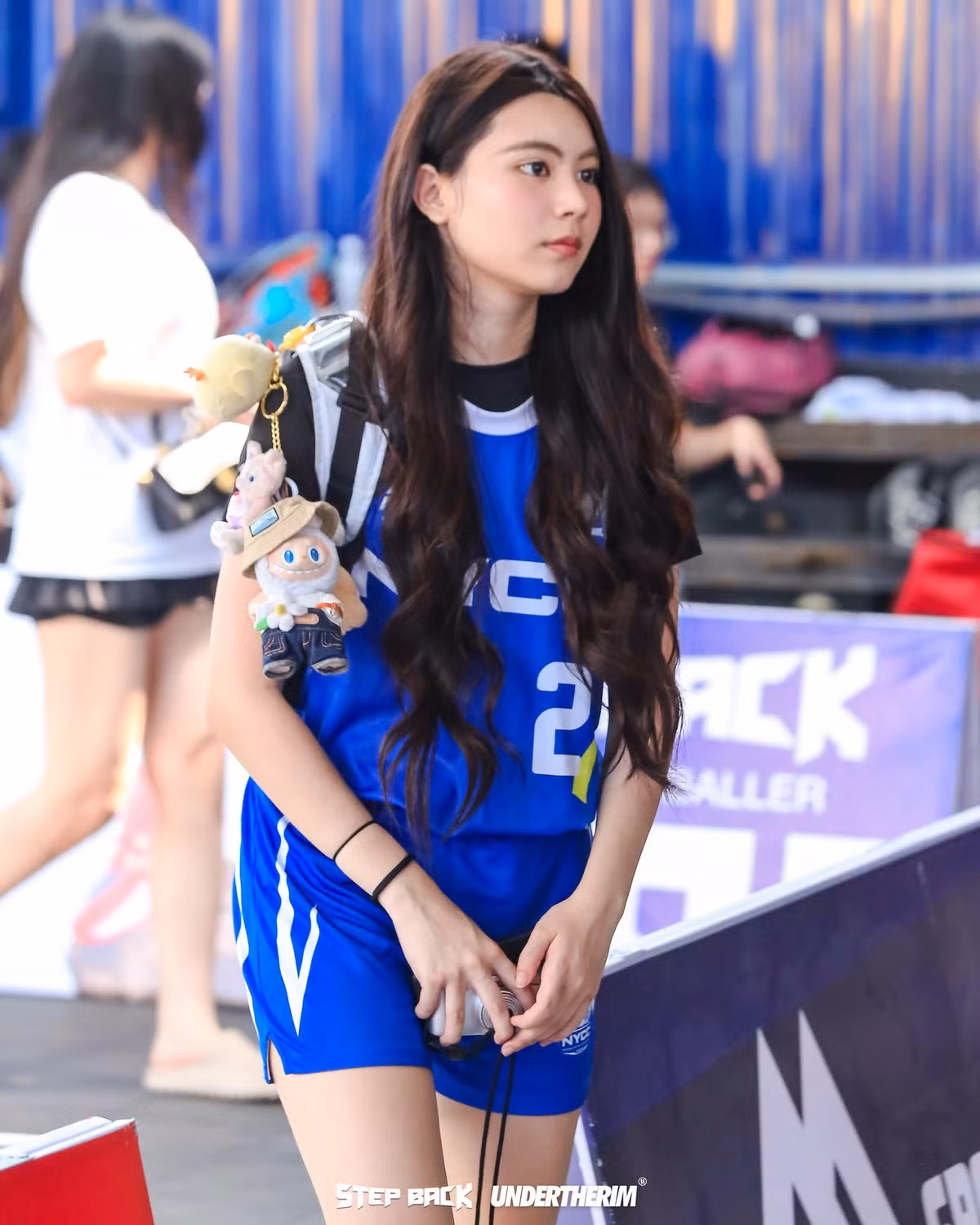 Là con gái của một MC nổi tiếng, Hạt Dẻ từng được công chúng biết đến với hình ảnh ngoan ngoãn, giản dị và học giỏi. Tuy nhiên, việc theo đuổi bóng rổ cho thấy cô không ngại thử thách bản thân ở những lĩnh vực mới mẻ, đòi hỏi nhiều nỗ lực.