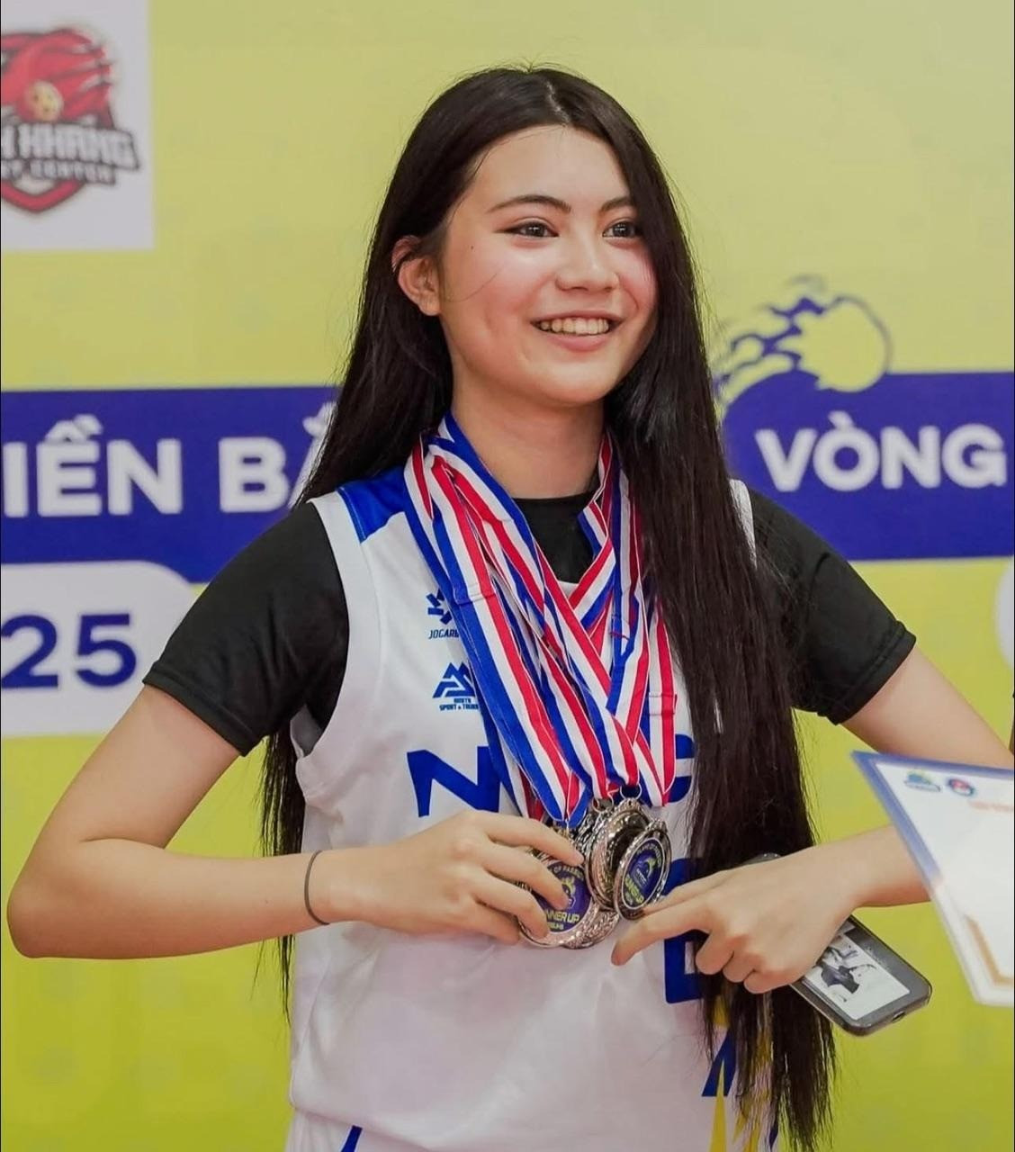 Theo tìm hiểu bóng rổ không chỉ là hoạt động rèn luyện thể chất mà còn là niềm đam mê cháy bỏng của con gái MC Quyền Linh.