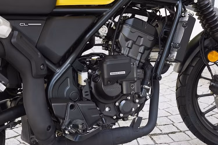 Honda CL250 được trang bị động cơ 249cc, làm mát bằng dung dịch, 4 thì, DOHC, với một xi-lanh đơn. Động cơ này sản sinh công suất 24 mã lực và mô-men xoắn 23 Nm, kết hợp với hộp số 6 cấp. Theo tiêu chuẩn WMTC, hiệu suất nhiên liệu của Honda CL250 đạt 34,6 km/l.