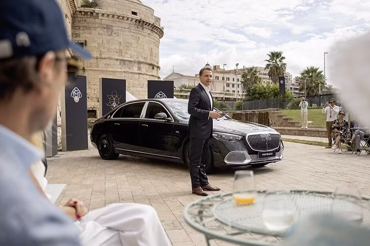 Ra mắt tại pháo đài Michelangelo lịch sử ở Civitavecchia, Ý, mẫu xe siêu sang Mercedes-Maybach S680 V12 Edition 2026 phiên bản giới hạn được giới thiệu tới một nhóm khách hàng VIP và giới truyền thông được chọn lọc.