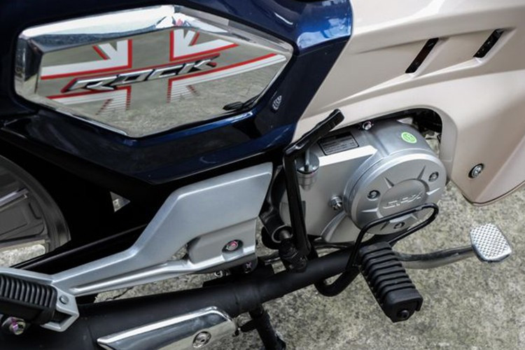 Về mặt an toàn, GPX Rock 110 được trang bị phanh đĩa 220 mm 2 piston cho bánh trước và phanh đùm ở bánh sau.