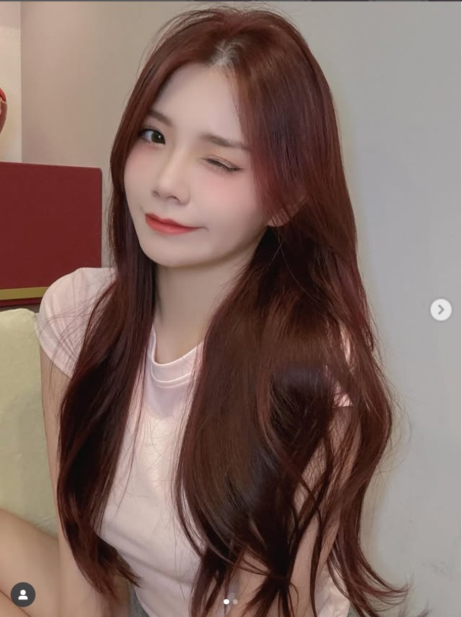 Thanh Thanh từng rất yêu thích nhảy múa, thích mang lại niềm vui cho khán giả, sẵn sàng thức trắng nhiều đêm đồng hành cùng người xem. Nhưng dần dần, sự đam mê ấy bị sức ép, lo âu và nỗi tự ti bào mòn.