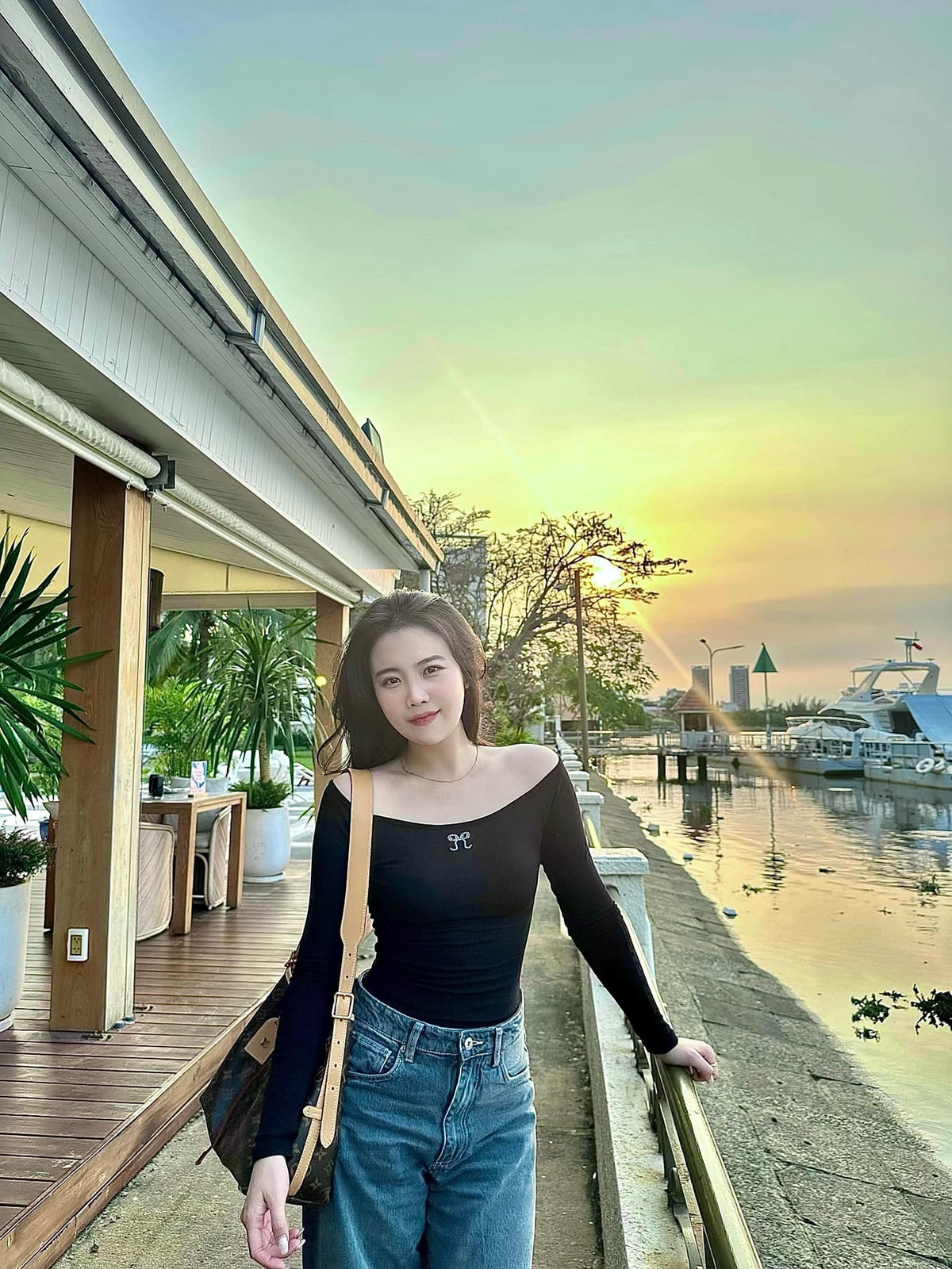 Thời điểm đó, chuyện tình của Hoàng Anh Ốc và Đoàn Văn Hậu nhận được sự chú ý của truyền thông, khiến nhiều người ngưỡng mộ và thu hút đông đảo người hâm mộ cặp đôi.