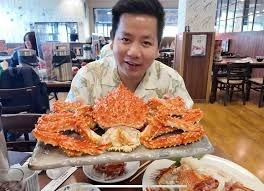 Cuối năm 2021, Khoa Pug và Vương Phạm - triệu phú USD đang sống tại Mỹ - gây sốc khi tuyên bố cùng mua một chiếc máy bay có mức giá 5 triệu USD. Chi phí vận hành cũng như bảo dưỡng tốn tiền triệu USD/năm cũng khiến nhiều người kinh ngạc. Bên cạnh đó, nam YouTuber cũng được cho là sở hữu nhiều bất động sản, siêu xe, trang sức xa xỉ.