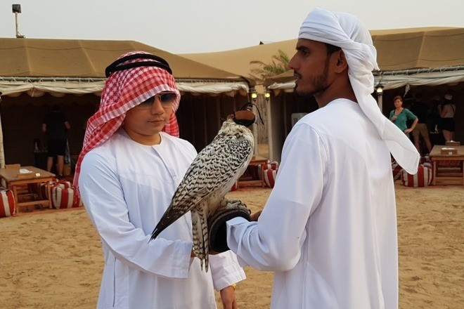 Ngoài các nội dung về du lịch, YouTuber 34 tuổi còn gây chú ý với hai ca phẫu thuật kéo chân, từ 1,67 m lên 1,80 m, tiêu tốn khoảng 8 tỷ đồng. Đáng nói, anh chia sẻ phẫu thuật không hẳn vì tự ti ngoại hình mà muốn trải nghiệm điều mới mẻ, đồng thời mang đến nội dung mới cho khán giả.