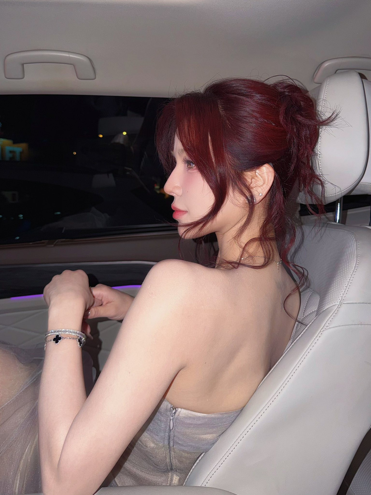 Ở lĩnh vực người mẫu, Diệp Lâm Anh lọt Top 10 Vietnam’s Next Top Model 2010, đồng thời tham gia Hoa khôi Thể thao 2012, cho thấy hình ảnh năng động, khỏe khoắn.