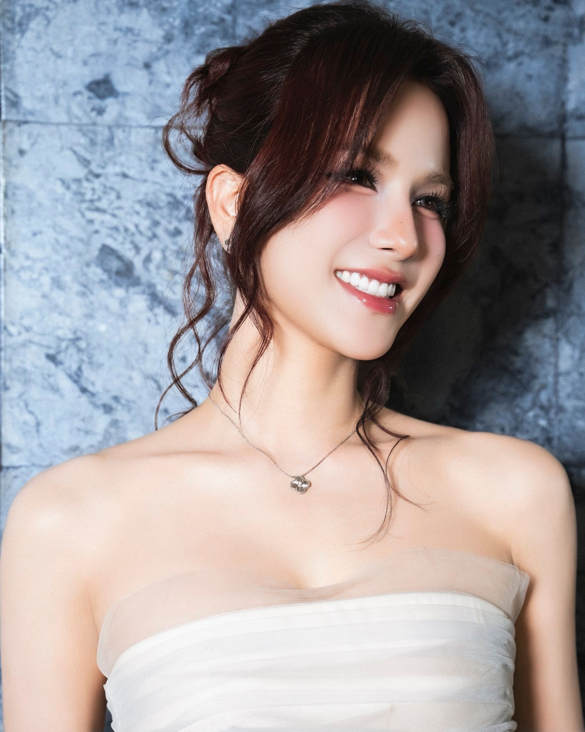 Nhan sắc của Diệp Lâm Anh ở thời điểm hiện tại được nhận xét là mặn mà và cuốn hút hơn trước.