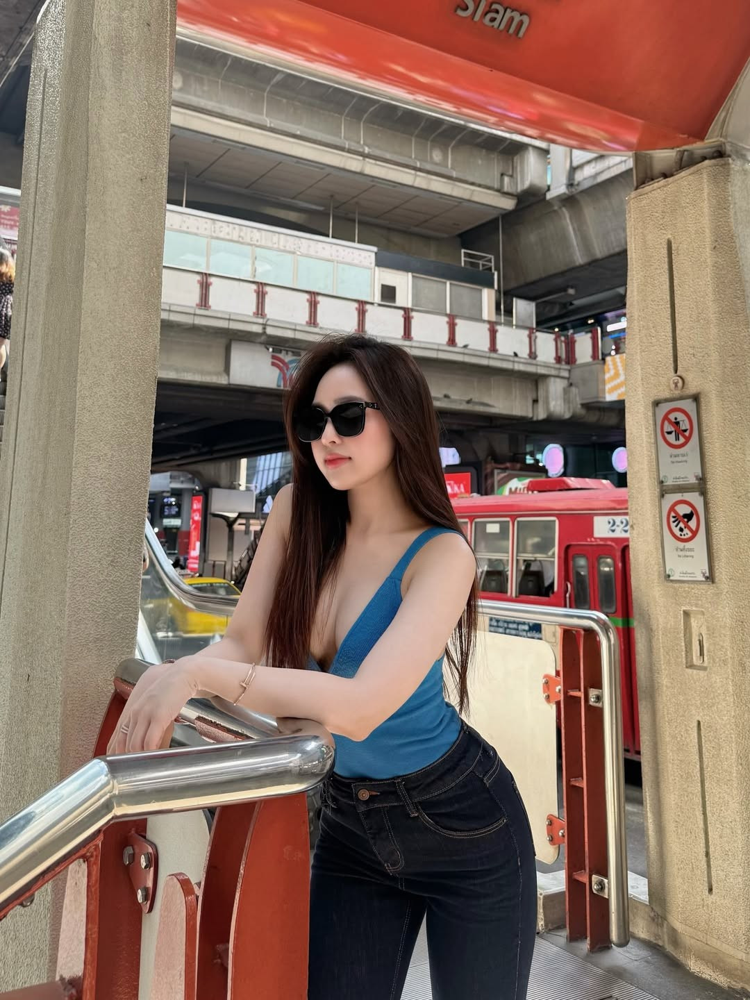 Lê Phương Anh là hot girl Hà thành sở hữu vóc dáng chữ S với số đo 79-64-90, từng nhiều lần gây “bão” mạng xã hội nhờ nhan sắc được ví như “thần tiên tỷ tỷ”.