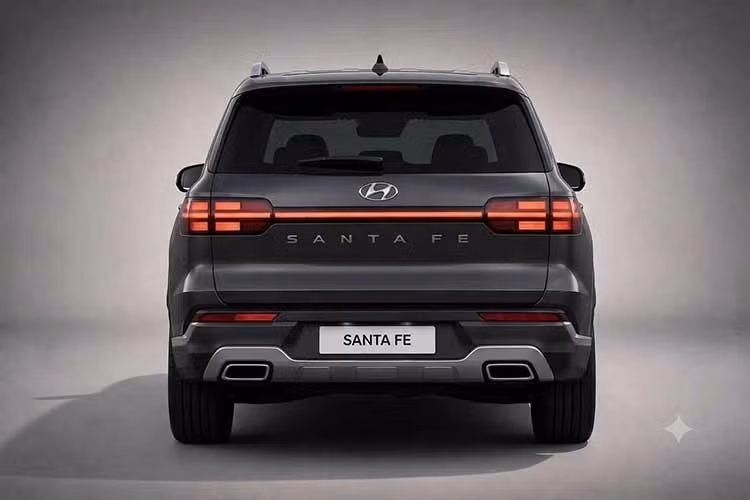 Riêng phiên bản SantaFe Hybrid vẫn tiếp tục sử dụng động cơ tăng áp 1.6L kết hợp hộp số tự động 6 cấp. Theo thông tin hiện có, Hyundai SantaFe facelift 2027 có thể ra mắt vào cuối năm 2026 hoặc đầu năm 2027 và dự kiến có bản EREV.