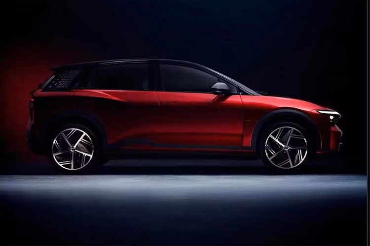 Ông Shunichi Kihara, Giám đốc điều hành Mitsubishi Motors Australia, đánh giá ASX VR-e là cột mốc quan trọng trong quá trình làm mới danh mục sản phẩm của hãng, đồng thời là mẫu BEV đầu tiên của Mitsubishi tại Australia kể từ i-MiEV. Theo đại diện Mitsubishi, mẫu xe mới sẽ tập trung vào hệ thống thông tin giải trí, thiết kế và khả năng vận hành điện.