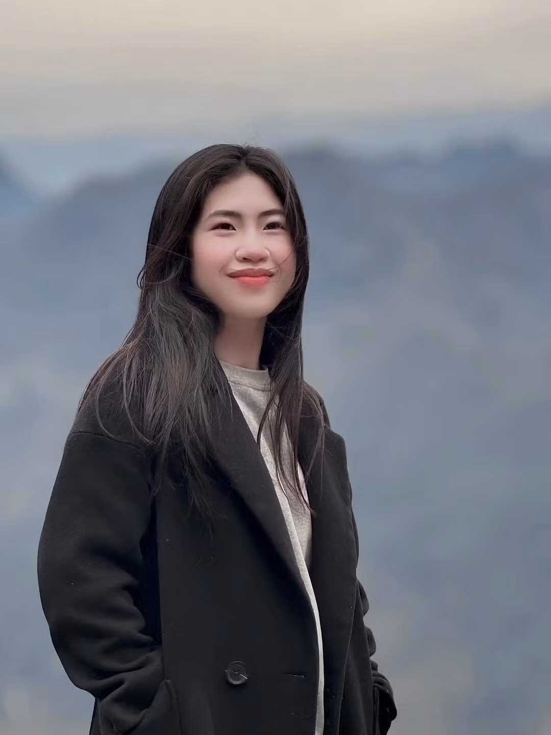 Sinh năm 2001 tại Hà Nội, Thanh Nhã trưởng thành từ lò đào tạo bóng đá nữ Hà Nội và hiện khoác áo CLB Hà Nội I Watabe.